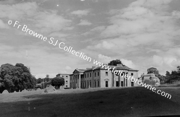 BALLYFIN COLLEGE EXTERIOR